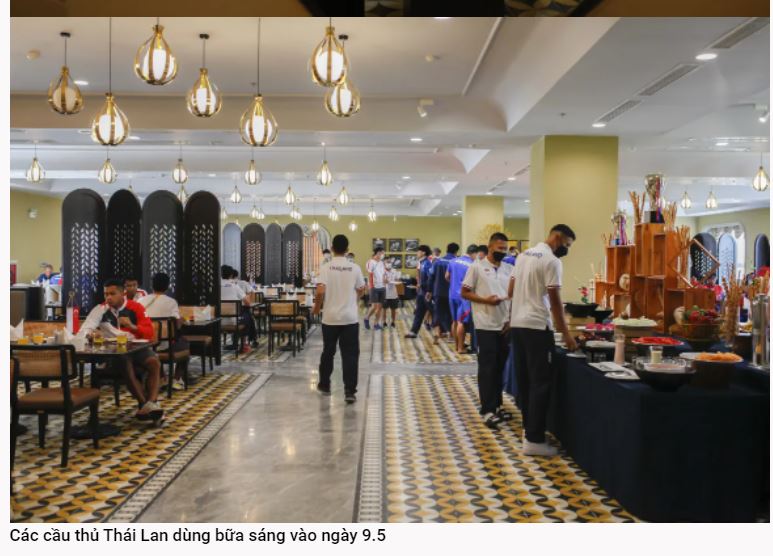 can-canh-bua-an-cac-doi-bong-da-tai-sea-games-31-khong-phai-an-com-hop can-canh-bua-an-cac-doi-bong-da-tai-sea-games-31-khong-phai-an-com-hop