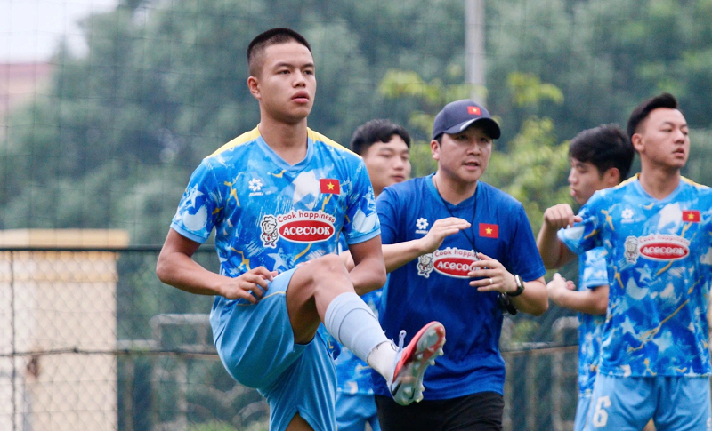 cau-thu-viet-kieu-chat-vat-khang-dinh-minh-o-v-league