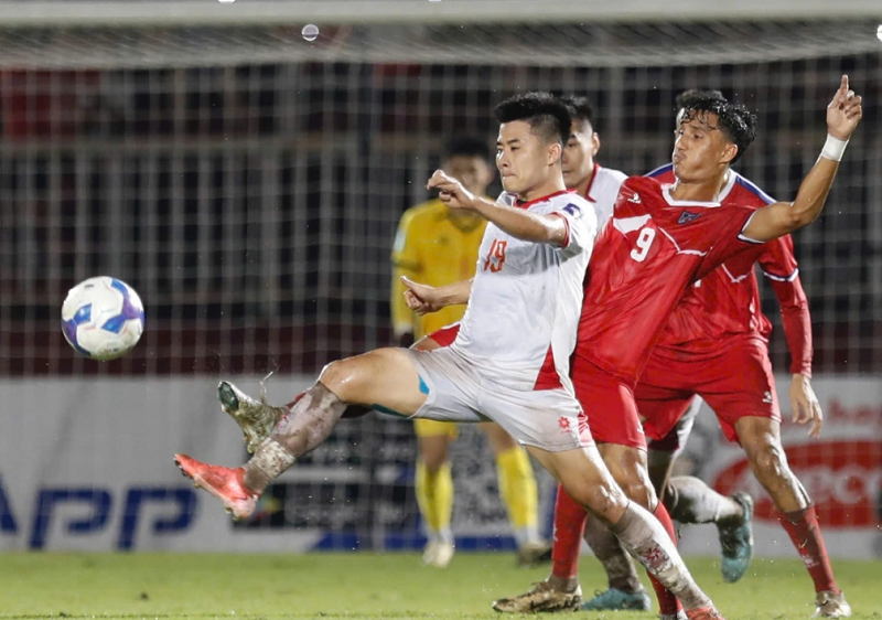 doi-tuyen-viet-nam-thang-tien-tren-bxh-fifa-sau-hai-chien-thang-truoc